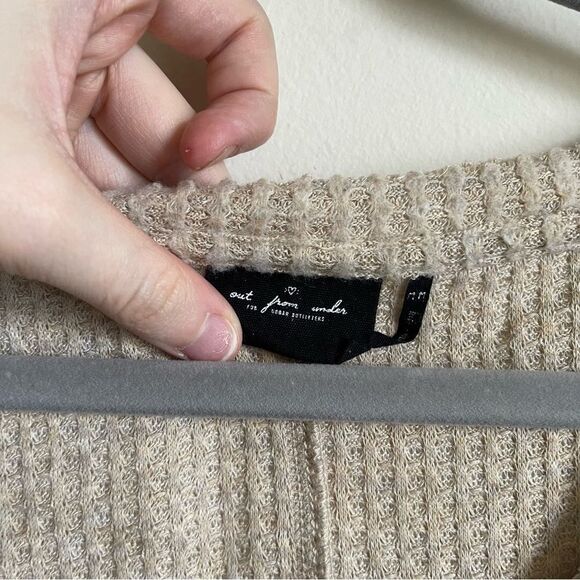 UO Out From Under JoJo Beige Oversized Waffle Knit Top M - Picture 7 of 10